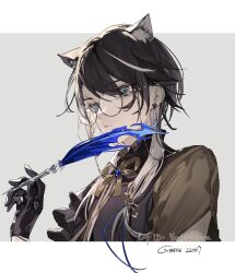 Rule 34 | 1boy, animal ears, arknights, black gloves, black vest, blue eyes, brown sleeves, cat ears, chain, collared vest, ear piercing, glasses, gloves, gold ring, grey background, high collar, highres, holding, holding quill, letterboxed, lofter username, male focus, multicolored hair, outside border, piercing, pinstripe pattern, pinstripe vest, playwright (arknights), quill, round eyewear, short hair with long locks, short sleeves, signature, simple background, solo, streaked hair, two-tone hair, upper body, vest, white hair, willingyu2000