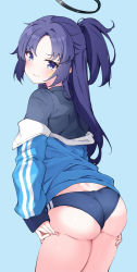 Rule 34 | 1girl, absurdres, ass, ass grab, bare shoulders, blue archive, blue background, blue jacket, blue sky, blush, cowboy shot, from behind, gym uniform, halo, hands on own ass, highres, jacket, long hair, looking at viewer, looking back, off shoulder, official alternate costume, ponytail, purple eyes, purple hair, shirt, short sleeves, simple background, sky, solo, tiara (871220), track jacket, v-shaped eyebrows, yuuka (blue archive), yuuka (track) (blue archive)