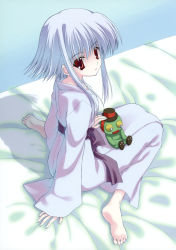 Rule 34 | 00s, absurdres, barefoot, doll, feet, highres, japanese clothes, kimono, looking at viewer, looking back, morimiya aono, nanao naru, on bed, red eyes, short hair with long locks, sitting, sola, soles, solo, toes, white hair