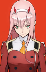 Rule 34 | 1girl, breasts, darling in the franxx, eyeliner, green eyes, hairband, highres, horns, leaning forward, long hair, looking at viewer, makeup, medium breasts, necktie, oni horns, orange necktie, pink hair, red background, red horns, solo, white hairband, yoshio (55level), zero two (darling in the franxx)
