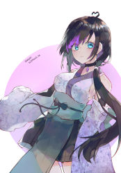 1girl absurdres black_hair blue_eyes breasts choker detached_sleeves dutch_angle highres japanese_clothes kimono leyu looking_at_viewer medium_breasts multicolored_hair original ponytail simple_background solo two-tone_background two-tone_hair