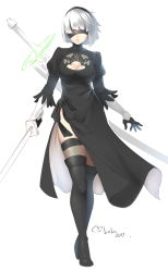 Rule 34 | 1girl, 2017, absurdres, black dress, black thighhighs, blindfold, bow, breasts, cleavage, cleavage cutout, clothing cutout, dress, full body, headdress, high heels, highres, lenny face, lulu-chan92, mole, mole under mouth, nier (series), nier:automata, puffy sleeves, signature, solo, sword, sword behind back, thighhighs, weapon, white background, 2b (nier:automata)