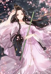Rule 34 | 1girl, absurdres, artist request, bamboo, brown hair, chinese clothes, expressionless, hair bun, hanfu, highres, huang rong (she diao ying xiong zhuan), jewelry, long hair, long sleeves, looking at viewer, lying, necklace, on back, petals, sash, second-party source, she diao ying xiong zhuan, solo, teeth, water