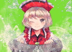 Rule 34 | 1girl, blush, brown eyes, brown hair, closed mouth, green background, hat, instrument, itomugi-kun, keyboard (instrument), long sleeves, looking at viewer, lyrica prismriver, one eye closed, red hat, red vest, shirt, short hair, smile, solo, touhou, upper body, vest, white shirt