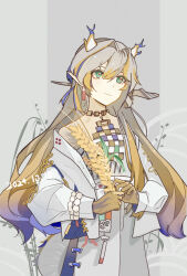 1girl arknights bare_shoulders blonde_hair bujishuuryou closed_mouth colored_extremities commentary cowboy_shot dated dragon_girl dragon_horns earrings green_eyes grey_background grey_hair hair_between_eyes hair_intakes highres holding holding_plant horns jacket jewelry light_smile long_hair long_sleeves looking_ahead multicolored_hair necklace off_shoulder plant pointy_ears purple_hair red_pupils shu_(arknights) solo standing strapless tube_top wheat white_jacket white_tube_top