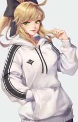 Rule 34 | 1girl, absurdres, ahoge, artoria pendragon (fate), black bow, blonde hair, blush, bow, breasts, character request, check character, closed mouth, collarbone, drawstring, fate/grand order, fate (series), green eyes, hair bow, hand in pocket, highres, hood, hoodie, long sleeves, looking at viewer, medium breasts, medium hair, ponytail, saber lily, smile, solo, upper body, voonalex98, white hoodie