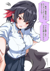 1girl black_hair black_skirt breasts colored_inner_hair ellen_joe fins fish_tail large_breasts looking_at_viewer multicolored_hair nodachi_(artist) red_eyes red_hair shark_girl shark_tail shirt short_hair skirt speech_bubble tail translation_request two-tone_hair white_shirt zenless_zone_zero