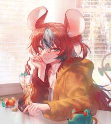 Rule 34 | 1girl, absurdres, animal ear fluff, animal ears, bendy straw, black hair, blue bow, bow, collarbone, commentary, cup, drinking straw, english commentary, hakos baelz, handot (d yot ), highres, hololive, hololive english, hood, hoodie, leaning forward, mouse ears, mouse girl, mr. squeaks (hakos baelz), multicolored hair, orange hoodie, red hair, smile, solo, streaked hair, virtual youtuber, white hair