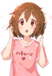 Rule 34 | 1girl, atu, blush, brown eyes, brown hair, casual, commentary request, hair between eyes, hair ornament, hairclip, hand in own hair, heart, highres, hirasawa yui, k-on!, looking at viewer, messy hair, open mouth, pink shirt, playing with own hair, shirt, short hair, short sleeves, signature, simple background, solo, standing, star (symbol), sweat, white background