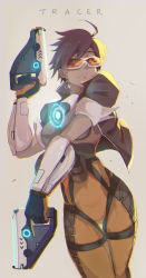 Rule 34 | 1girl, bad id, bad pixiv id, bodysuit, brown hair, character name, cowboy shot, goggles, grey background, gun, highres, jacket, overwatch, overwatch 1, reroi, short hair, smile, solo, thigh gap, tracer (overwatch), weapon