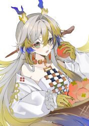 1girl absurdres arknights bare_shoulders basket beads blonde_hair collarbone colored_extremities commentary dragon_girl dragon_horns earrings food green_eyes grey_hair hair_between_eyes hair_intakes highres holding holding_food horns jacket jewelry long_hair long_sleeves looking_at_viewer meng_ke_yiti_ji multicolored_hair off_shoulder open_mouth orange_pupils purple_hair shu_(arknights) simple_background sketch solo tomato upper_body white_background white_jacket