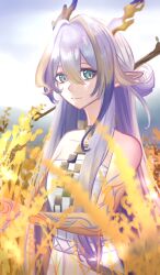 Rule 34 | 1girl, absurdres, aqua eyes, arknights, bare shoulders, belt, blonde hair, blurry, chinese commentary, closed mouth, colored extremities, commentary request, dragon girl, dragon horns, grey hair, hair between eyes, hair intakes, highres, horns, jewelry, light smile, long hair, looking at viewer, multicolored hair, necklace, no jacket, outdoors, plant, pointy ears, purple hair, red pupils, shu (arknights), sidelocks, solo, split mouth, strapless, tube top, upper body, wheat, white belt, white tube top, yiban tongguo checheren (roundfacelover)
