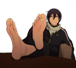 Rule 34 | 1boy, barefoot, feet, feet on table, foot focus, male focus, smile, soles, toes, v087, yato (noragami)