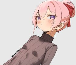 1girl blush bow breasts brown_sweater closed_mouth grey_background hair_between_eyes hair_bow hair_bun looking_at_viewer original pink_hair purple_eyes red_bow ribbed_sweater simple_background skeptycally small_breasts solo sweater turtleneck turtleneck_sweater twitter_username