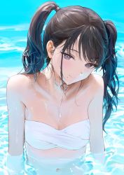Rule 34 | 1girl, alternate hairstyle, ameyame, bikini, breasts, collarbone, highres, idolmaster, idolmaster shiny colors, kazano hiori, looking at viewer, mole, mole under mouth, navel, partially submerged, reflection, reflective water, refraction, small breasts, smile, solo, strapless, strapless bikini, swimsuit, twintails, upper body, water drop, white bikini