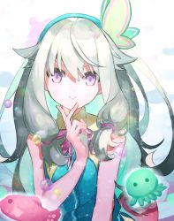 Rule 34 | 1girl, air bubble, blush, bow, bubble, colored inner hair, fish, flat chest, green hair, grey hair, hair flaps, hand up, highres, jellyfish, kusanagi nene, long hair, looking at viewer, multicolored hair, pogpa47985618, project sekai, purple eyes, short hair, sidelocks, sleeveless, smile, solo, submerged, two-tone hair, underwater, upper body