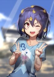Rule 34 | 10s, 1girl, andou shuki, black hair, blue shirt, blue sky, cloud, collarbone, commentary request, day, double v, flower, hair flower, hair ornament, hair over shoulder, highres, light rays, looking at viewer, mizuno ai, one eye closed, open mouth, outdoors, red eyes, shirt, short hair, sky, solo, sunbeam, sunlight, t-shirt, teeth, upper body, upper teeth only, v, zombie land saga