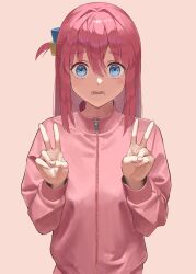 Rule 34 | 1girl, anteiru, blue eyes, bocchi the rock!, cube hair ornament, double v, gotoh hitori, hair between eyes, hair ornament, hands up, highres, jacket, long hair, looking at viewer, one side up, open mouth, pink hair, pink jacket, pink track suit, sidelocks, solo, track jacket, v