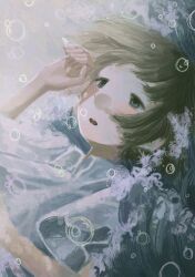 Rule 34 | 1girl, absurdres, air bubble, androgynous, blue eyes, brown hair, bubble, faux traditional media, gyeonnggye, highres, medium hair, original, other focus, shirt, solo, underwater, upper body, white shirt