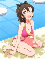 Rule 34 | 10s, 1girl, :d, ;d, arm support, barefoot, bikini, blue eyes, blush, bow, breasts, brown hair, cleavage, dani-ikapi, earrings, feet, hair bow, idolmaster, idolmaster million live!, jewelry, large breasts, looking at viewer, navel, one eye closed, open mouth, polka dot, polka dot bow, ponytail, pool, satake minako, sitting, smile, solo, swimsuit, wet
