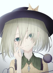 Rule 34 | 1girl, black hat, blouse, bow, crystal, eyes visible through hair, gradient background, green eyes, green hair, grey background, hair between eyes, hand on own face, hand up, hat, highres, holding head, komeiji koishi, kouyadoufu, looking at viewer, shirt, short hair, simple background, smile, solo, touhou, white background, yellow bow, yellow shirt
