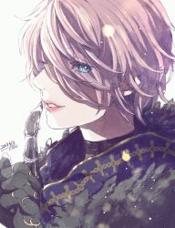 Rule 34 | 1boy, bishounen, black choker, black gloves, blue eyes, choker, commentary request, dated, dovahkiin, eyes visible through hair, fur collar, gloves, hair between eyes, hair over one eye, index finger raised, looking at viewer, male focus, parted lips, pink hair, pink lips, portrait, short hair, signature, simple background, smile, solo, the elder scrolls, the elder scrolls v: skyrim, tokio (okt0w0), white background