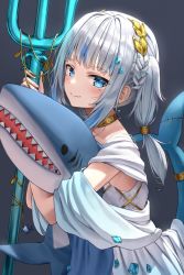 Rule 34 | 1girl, blue eyes, blue hair, blush, braid, choker, closed mouth, commentary, dress, fins, fish tail, gawr gura, gawr gura (party dress), highres, holding, holding polearm, holding weapon, hololive, hololive english, hugging doll, hugging object, laurel crown, long hair, looking at viewer, multicolored hair, official alternate costume, polearm, shark tail, silver hair, smile, solo, streaked hair, stuffed animal, stuffed shark, stuffed toy, superpig, tail, trident, upper body, virtual youtuber, weapon, white dress, yellow choker
