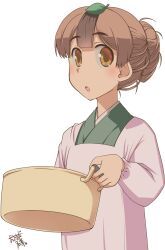 Rule 34 | 1girl, brown eyes, brown hair, hair bun, highres, holding cooking pot, japanese clothes, kimono, leaf, leaf on head, long sleeves, mameda (uchi no shisho wa shippo ga nai), multicolored hair, open mouth, osamada meika, simple background, solo, standing, two-tone hair, uchi no shisho wa shippo ga nai, white background