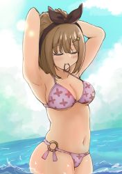 1girl absurdres arm_behind_head armpits arms_up atelier_(series) atelier_ryza atelier_ryza_1 bikini blue_sky breasts brown_hair cleavage closed_eyes cloud cowboy_shot day floral_print highres horizon medium_breasts nako_maguro2501 o-ring o-ring_bottom ocean outdoors pink_bikini reisalin_stout short_hair sky solo swimsuit wading