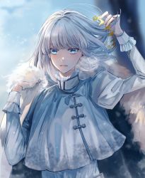 Rule 34 | 1boy, blue eyes, cape, cloak, commentary, crown, diamond hairband, fate/grand order, fate (series), fur-trimmed cloak, fur collar, fur trim, grey hair, highres, holding, holding cape, holding clothes, holding crown, light blush, light particles, long sleeves, looking at viewer, male focus, medium hair, no wings, oberon (fate), official alternate costume, puffy sleeves, shichimi (ftlvampire32), solo, upper body, white cape, white fur, white hair