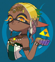 Rule 34 | 1girl, armlet, artist name, asymmetrical hair, bare shoulders, blonde hair, blue background, bracelet, circlet, closed mouth, colored skin, commentary request, cosplay, cropped torso, cross-shaped pupils, dark-skinned female, dark skin, dress, earrings, eyelashes, forehead, frye (splatoon), gradient hair, green dress, hair ornament, hand up, highres, inkling, isamu-ki (yuuki), jewelry, leaf hair ornament, looking at viewer, magatama, magatama necklace, medium hair, multicolored clothes, multicolored dress, multicolored hair, multicolored skin, necklace, nintendo, pointy ears, purple hair, purple skin, short eyebrows, signature, simple background, smile, solo, sonia (zelda), sonia (zelda) (cosplay), splatoon (series), splatoon 3, strapless, strapless dress, symbol-shaped pupils, tentacle hair, the legend of zelda, the legend of zelda: tears of the kingdom, triforce, upper body, white dress, yellow eyes