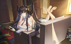 Rule 34 | 1girl, absurdres, arm cuffs, ass, azur lane, bare shoulders, barefoot, black hair, book, book stack, breasts, champagne flute, cup, detached collar, door, dress, drinking glass, gloves, grin, hair between eyes, highres, holding, holding cup, horns, indomitable (azur lane), indoors, large breasts, long hair, looking at viewer, lying, on stomach, parted lips, plant, smile, solo, strapless, strapless dress, table, very long hair, white dress, white gloves, yellow eyes, yin lan xue