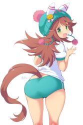 Rule 34 | 1girl, alternate costume, animal ears, ass, beanie, blush, brown hair, commentary request, deto, green eyes, hair between eyes, hair ornament, highres, horse ears, horse tail, looking at viewer, looking back, pom pom (clothes), pom pom beanie, samson big (umamusume), signature, solo, tail, umamusume, white background