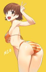 Rule 34 | 10s, 1girl, ass, bikini, breasts, brown eyes, brown hair, character name, highres, honda mio, idolmaster, idolmaster cinderella girls, looking back, onao, open mouth, short hair, smile, solo, striped bikini, striped clothes, swimsuit, underboob, v, yellow background