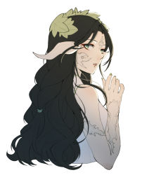 Rule 34 | 1girl, au ra, warrior of light (ff14), black hair, cropped torso, dragon horns, final fantasy, final fantasy xiv, green eyes, highres, horns, laurel crown, long hair, looking at viewer, looking back, lyra-kotto, scales, sleeveless, solo, white background