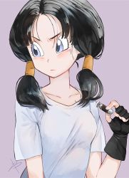 Rule 34 | 1girl, bad id, bad pixiv id, black hair, blue eyes, blush, breasts, dragon ball, dragonball z, fingerless gloves, gloves, grey background, hair ornament, looking to the side, low twintails, reeya, shirt, short sleeves, simple background, small breasts, solo, twintails, upper body, videl, white shirt