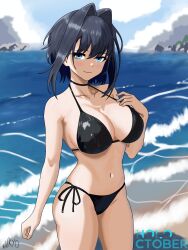 1girl absurdres alternate_costume beach bikini black_bikini black_choker blue_eyes blue_hair blurry blurry_background breasts choker cleavage closed_mouth commentary day english_commentary fanged_bangs hair_intakes halterneck hand_on_own_chest highres hololive hololive_english large_breasts looking_at_viewer navel ouro_kronii outdoors short_hair side-tie_bikini_bottom smile solo standing stomach string_bikini swimsuit virtual_youtuber vkyo waves