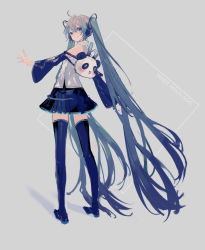 Rule 34 | 1girl, absurdly long hair, ahoge, backpack, bag, bare shoulders, black footwear, black skirt, black sleeves, black thighhighs, blue eyes, boots, closed mouth, detached sleeves, english text, full body, green hair, grey background, hair between eyes, hair ornament, hatsune miku, long hair, long sleeves, looking at viewer, looking back, mamenomoto, mirrored text, pleated skirt, shadow, shirt, skirt, sleeveless, sleeveless shirt, smile, solo, standing, thigh boots, thighhighs, twintails, very long hair, vocaloid, white shirt, wide sleeves