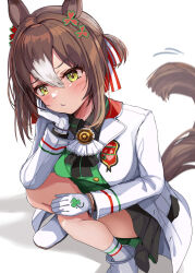 Rule 34 | 1girl, animal ears, ascot, black bow, black skirt, boots, bow, brown hair, buttons, clover hair ornament, collared shirt, commentary request, double-breasted, fine motion (umamusume), gloves, green eyes, hair between eyes, hair ornament, hanamura pink, highres, horse ears, horse girl, horse tail, jacket, long sleeves, looking at viewer, multicolored hair, open clothes, open jacket, pleated skirt, pout, shirt, short hair, simple background, skirt, solo, squatting, streaked hair, tail, umamusume, white ascot, white background, white footwear, white gloves, white hair, white jacket