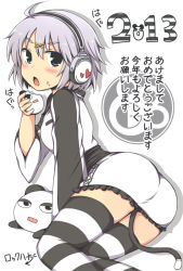 Rule 34 | 10s, 1girl, 2013, ahoge, ass, blush, cat tail, eating, food, green eyes, headphones, lock heart (juuryokudou), looking at viewer, open mouth, original, short hair, silver hair, solo, striped clothes, striped thighhighs, tail, thighhighs, translation request, yashiro (lock heart), yashiro (rock heart), zettai ryouiki