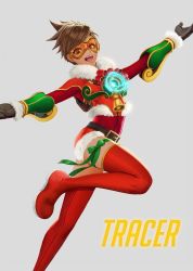 Rule 34 | 1girl, bell, belt, black gloves, boots, bow, brown hair, buckle, character name, christmas, commentary request, gloves, goggles, green bow, green ribbon, grey background, highres, jingle tracer, looking at viewer, official alternate costume, open mouth, outstretched arms, overwatch, overwatch 1, red bow, red footwear, red thighhighs, ribbon, santa costume, short hair, simple background, solo, spiked hair, spread arms, standing, standing on one leg, teeth, thigh boots, thighhighs, tracer (overwatch), yamaneko (tkdrumsco), zettai ryouiki