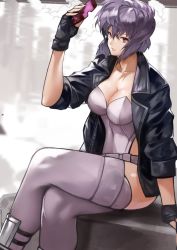 Rule 34 | 1girl, absurdres, belt, black gloves, black jacket, breasts, cleavage, collarbone, crossed legs, fingerless gloves, ghost in the shell, ghost in the shell stand alone complex, gloves, goggles, unworn goggles, hair between eyes, highleg, highleg leotard, highres, jacket, kusanagi motoko, large breasts, leotard, open clothes, open jacket, parted lips, purple hair, red eyes, short hair, sitting, smile, solo, strapless, strapless leotard, thighhighs, thighs, white thighhighs, yoshio (55level)
