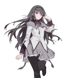 Rule 34 | 1girl, aiko (kanl), akemi homura, black hair, black hairband, black pantyhose, bow, bowtie, capelet, closed mouth, commentary, dated, frown, grey skirt, hairband, hand in own hair, highres, leg up, long hair, long sleeves, looking at viewer, magical girl, mahou shoujo madoka magica, pantyhose, pleated skirt, purple bow, purple bowtie, purple eyes, simple background, skirt, solo, symbol-only commentary, white background