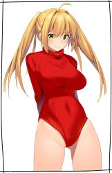 Rule 34 | &gt;:), 1girl, ahoge, alternate costume, arms behind back, bare hips, blonde hair, blush, breasts, closed mouth, cowboy shot, fate/grand order, fate (series), gluteal fold, green eyes, hair intakes, heattech leotard, highres, kei (soundcross), large breasts, leotard, long hair, long sleeves, mole, mole under eye, nero claudius (fate), nero claudius (fate) (all), nero claudius (fate/extra), red leotard, simple background, smile, solo, turtleneck, twintails, white background