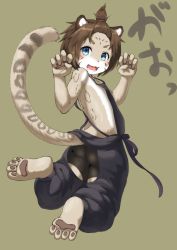 Rule 34 | 1girl, animal ears, bangs pinned back, barefoot, bike shorts, blue eyes, blush, body fur, brown hair, claw pose, feet, female focus, flat chest, from behind, furry, furry female, green background, highres, jumping, kagarimachi konatsu, leopard ears, leopard tail, looking back, open mouth, original, short hair, simple background, soles, solo, tail, toes