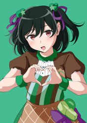 1girl absurdres apron black_hair blush brown_apron brown_shirt commentary green_background green_shirt hair_ribbon heart heart_hands highres looking_at_viewer love_live! love_live!_nijigasaki_high_school_idol_club medium_hair mifune_shioriko open_mouth puffy_short_sleeves puffy_sleeves purple_ribbon red_eyes ribbon shirt short_sleeves simple_background solo striped_clothes striped_shirt swept_bangs two_side_up uchuu_no_mozuku