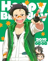 Rule 34 | 3boys, akuno hideo, bandages, bandage on face, bandaid, bandaid on cheek, bandaid on face, bandaid on nose, birthday, black hair, blush, brown hair, chibi, dated, fingerless gloves, frame (idolmaster), gloves, hachibee, happy birthday, highres, hood, hooded vest, hoodie, idolmaster, idolmaster side-m, jacket, kimura ryu, layered clothes, looking at viewer, male focus, multiple boys, open mouth, orange eyes, purple eyes, scarf, shingen seiji, smile, solo focus, upper body, v, vest, white jacket