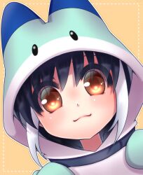 Rule 34 | 1girl, absurdres, african penguin (kemono friends), black hair, blush, closed mouth, gloves, highres, hikarikmy, hood, hoodie, kemono friends, kemono friends v project, long hair, looking at viewer, lucky beast (kemono friends), multicolored hair, penguin girl, polka dot, polka dot background, red eyes, simple background, smile, solo, two-tone hair, upper body, virtual youtuber, white hair, yellow background