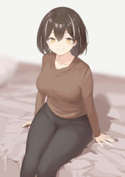 Rule 34 | 1girl, :d, absurdres, alternate costume, arknights, bed sheet, black hair, black pants, blush, breasts, brown sweater, casual, collarbone, commentary request, earrings, feet out of frame, grin, highres, jewelry, large breasts, long sleeves, looking at viewer, magallan (arknights), multicolored hair, necklace, on bed, open mouth, painnico, pants, short hair, simple background, sitting, smile, solo, streaked hair, sweater, teeth, two-tone hair, white background, white hair, yellow eyes