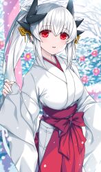 Rule 34 | 1girl, blush, breasts, dragon girl, dragon horns, fate/grand order, fate (series), flower, highres, horns, japanese clothes, kimono, kiyohime (fate), large breasts, long hair, long sleeves, looking at viewer, morizono shiki, outdoors, parted lips, ponytail, red eyes, sash, sleeves past wrists, smile, solo, white hair, white kimono, wide sleeves